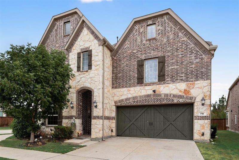 718 Waterbrook Parkway, Argyle TX 76226 - Photo 2