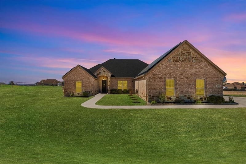 139 Stanford Lane, Springtown TX 76082 - Photo 30