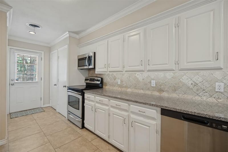 9941 Chippendale Drive, Dallas TX 75238 - Photo 12
