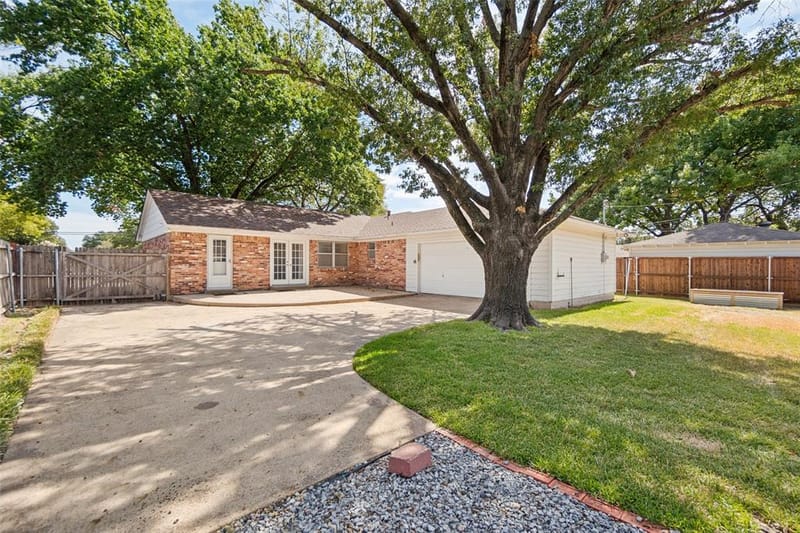 9941 Chippendale Drive, Dallas TX 75238 - Photo 18