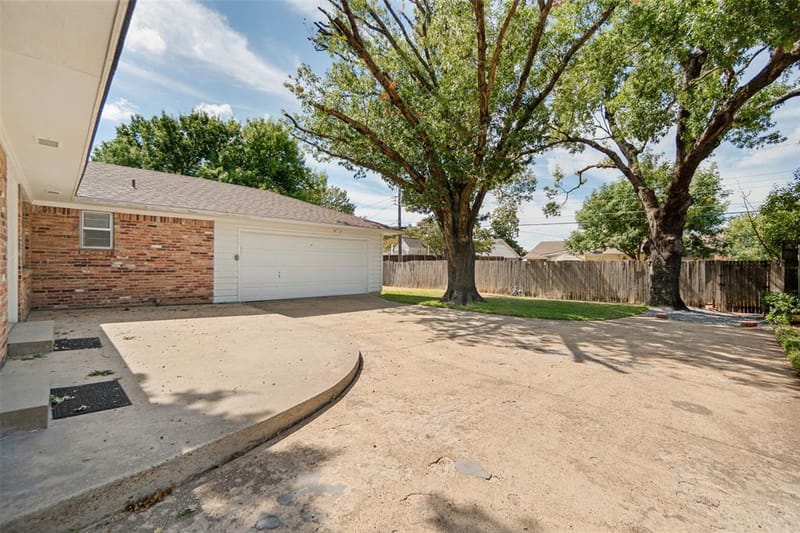 9941 Chippendale Drive, Dallas TX 75238 - Photo 19
