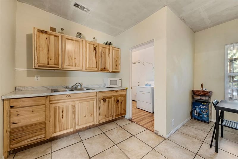 708 S 16th Street, Waco TX 76706 - Photo 8