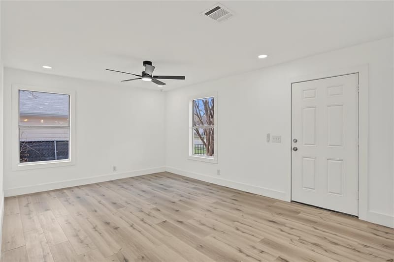940 E Tucker Street, Fort Worth TX 76104 - Photo 8