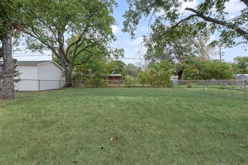 810 Euclid Street, Cleburne TX 76033 - Photo 23
