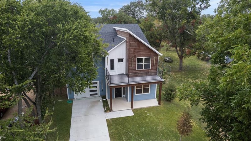 810 Euclid Street, Cleburne TX 76033 - Photo 2
