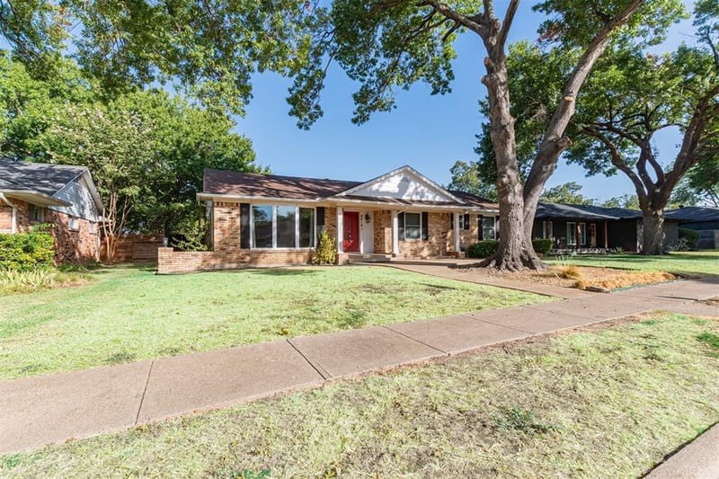8419 Bocowood Drive, Dallas TX 75228 - Photo 2