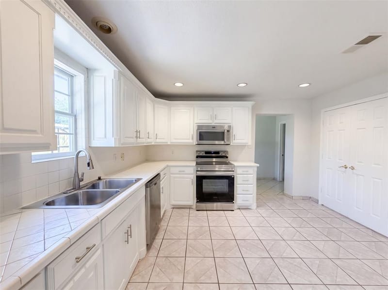 404 Vincent Street, Cedar Hill TX 75104 - Photo 6