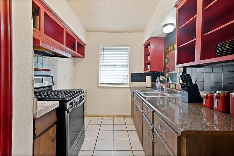1258 Hidden Valley Drive, Dallas TX 75241 - Photo 14