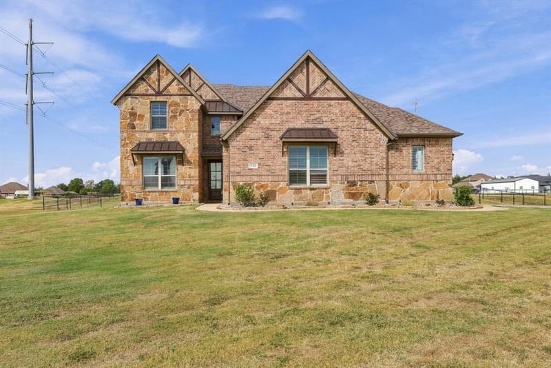 348 Magnolia Drive, Van Alstyne TX 75495 - Photo 7