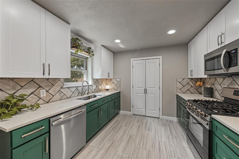 1800 Winchester Way, Bedford TX 76022 - Photo 14
