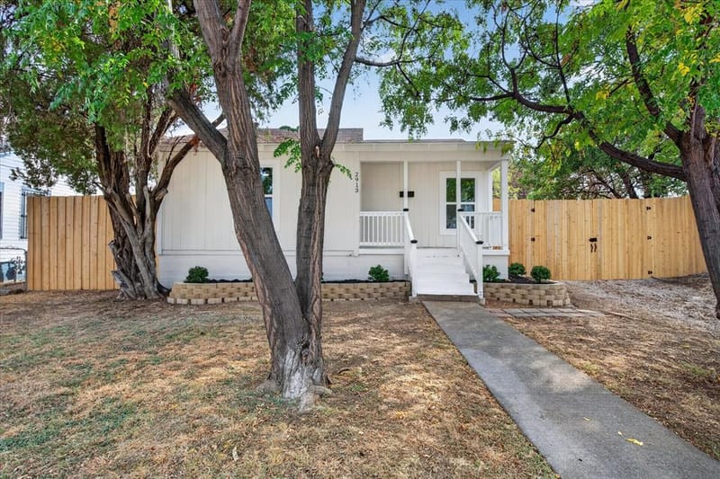 2913 Wesleyan Drive S, Fort Worth TX 76105