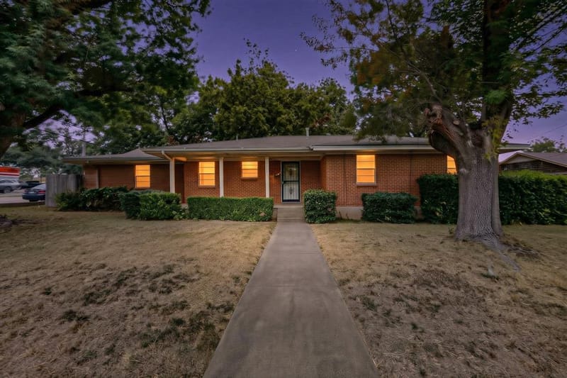 101 Spinner Circle, DeSoto TX 75115
