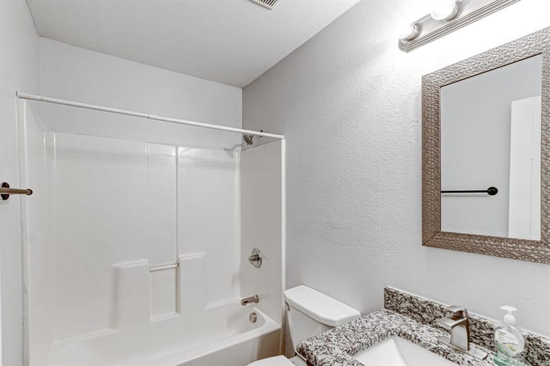 6433 Leana Avenue, Dallas TX 75241 - Photo 12