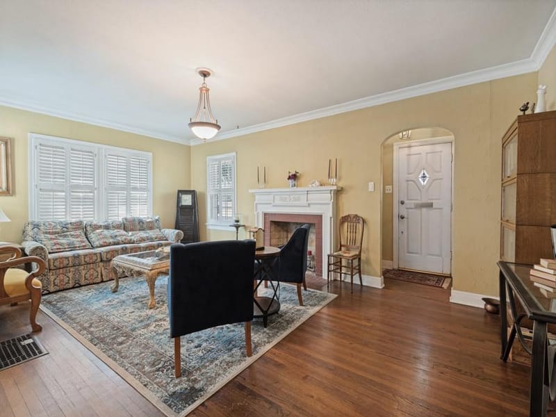 5716 Winton Street, Dallas TX 75206 - Photo 2