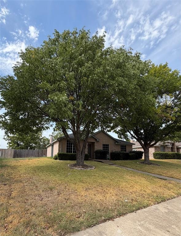1013 Wentwood Drive, DeSoto TX 75115 - Photo 2