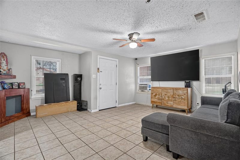 5800 Dallas Avenue, Fort Worth TX 76112 - Photo 4