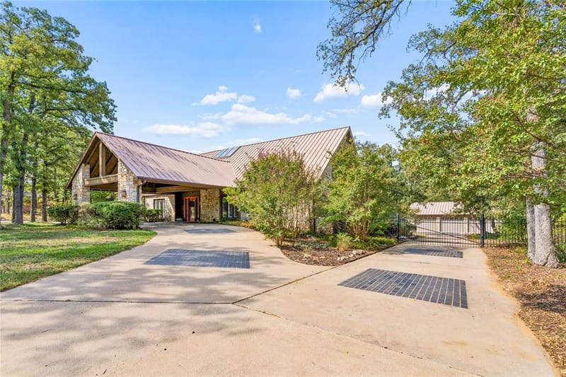 2717 Hartlee Court, Denton TX 76208
