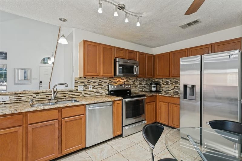 1411 Chinaberry Drive, Lewisville TX 75077 - Photo 9