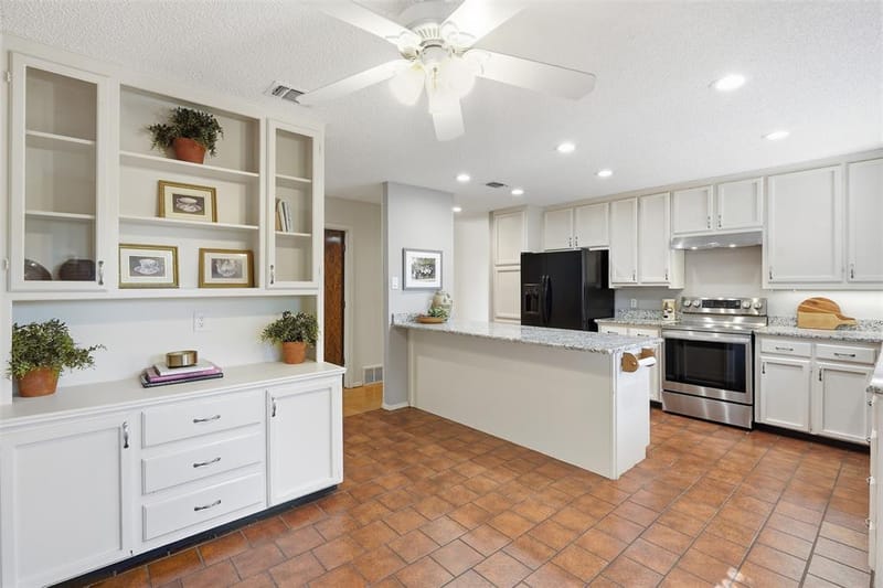 508 Fountainwood Drive, Arlington TX 76012 - Photo 9