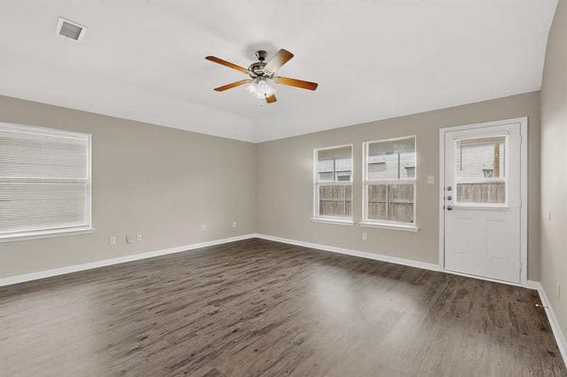 2939 Saint Bernard Drive, Dallas TX 75233 - Photo 5
