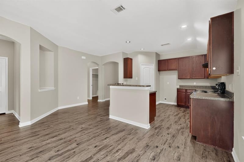 2939 Saint Bernard Drive, Dallas TX 75233 - Photo 10