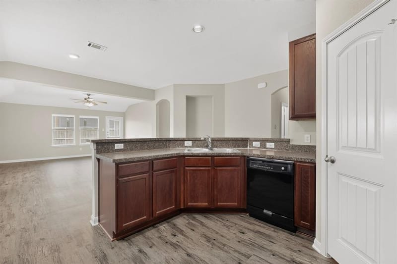 2939 Saint Bernard Drive, Dallas TX 75233 - Photo 15