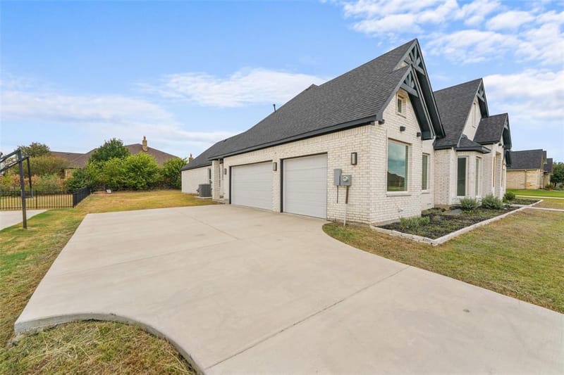 2903 Sunnyside Alley, Ennis TX 75119 - Photo 4