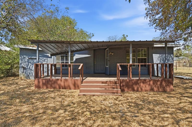 305 MILLER Street, Bowie TX 76230 - Photo 28