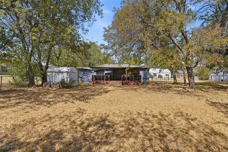 305 MILLER Street, Bowie TX 76230 - Photo 30