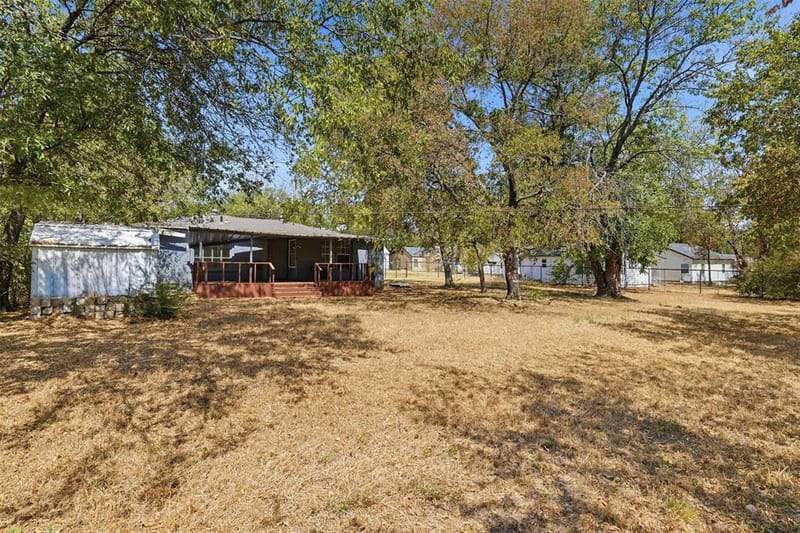 305 MILLER Street, Bowie TX 76230 - Photo 29