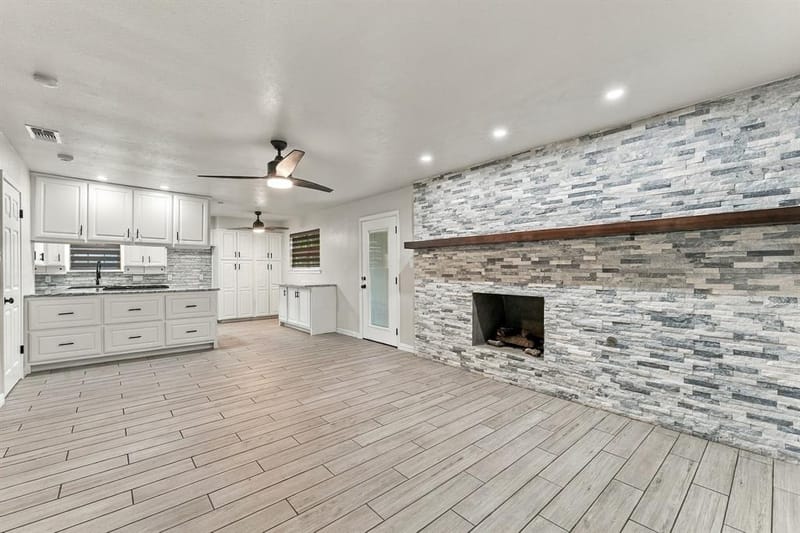 2100 Rockmoor Drive, Edgecliff Village TX 76134 - Photo 2