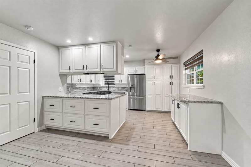 2100 Rockmoor Drive, Edgecliff Village TX 76134 - Photo 7
