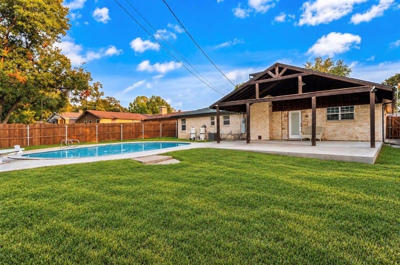 2100 Rockmoor Drive, Edgecliff Village TX 76134 - Photo 30