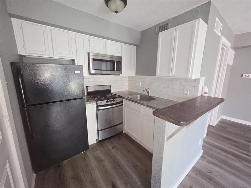 9801 Walnut Street # 307, Dallas TX 75243
