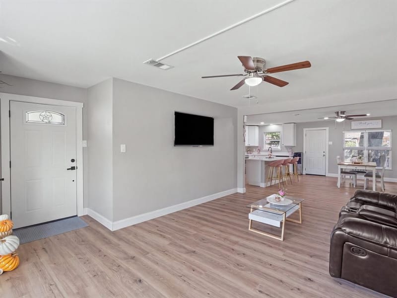 9255 Palisade Drive, Dallas TX 75217 - Photo 3