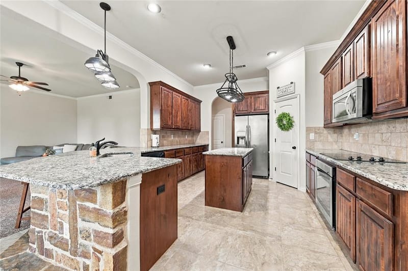 309 Covington Lane, Ovilla TX 75154 - Photo 2
