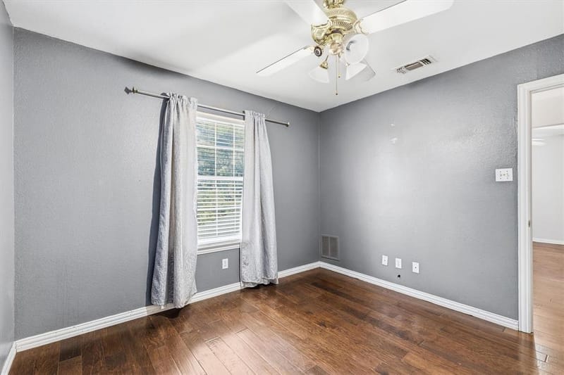 800 Crest Ridge Drive, Irving TX 75061 - Photo 23