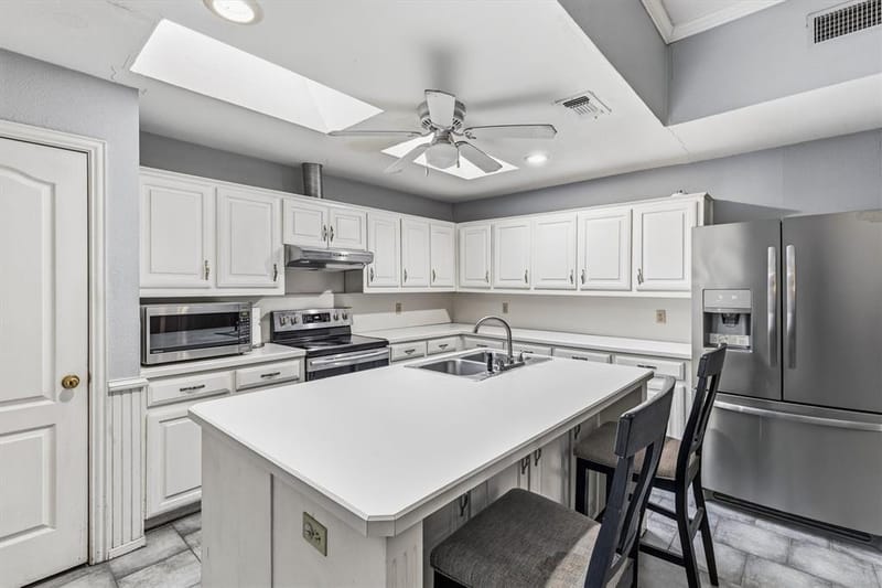 800 Crest Ridge Drive, Irving TX 75061 - Photo 7