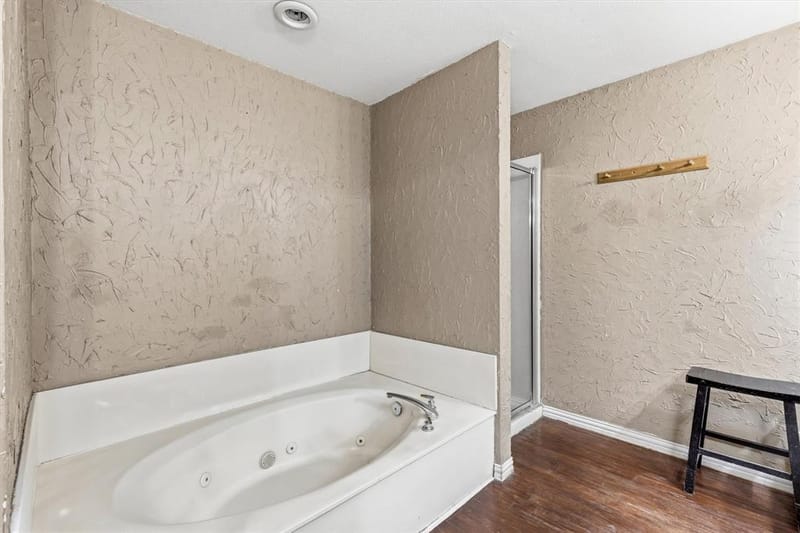 800 Crest Ridge Drive, Irving TX 75061 - Photo 14
