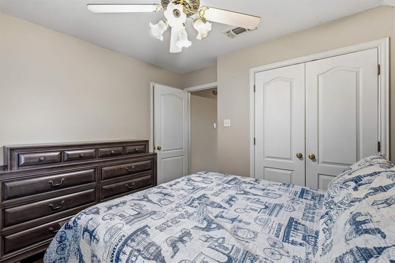 800 Crest Ridge Drive, Irving TX 75061 - Photo 19