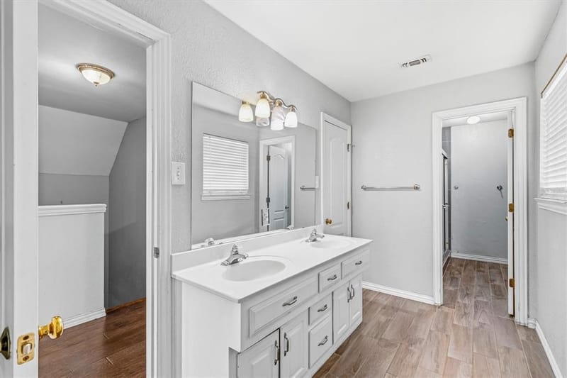800 Crest Ridge Drive, Irving TX 75061 - Photo 21