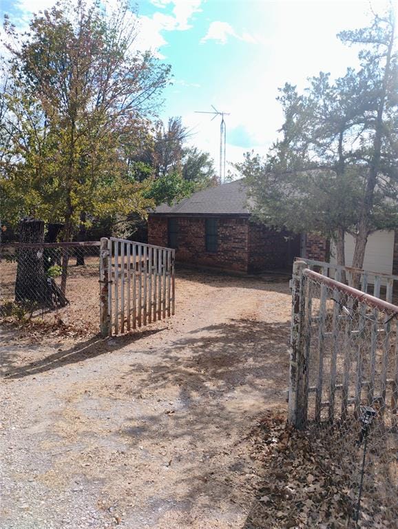 909 Live Oak Street, Lake Bridgeport TX 76426 - Photo 14