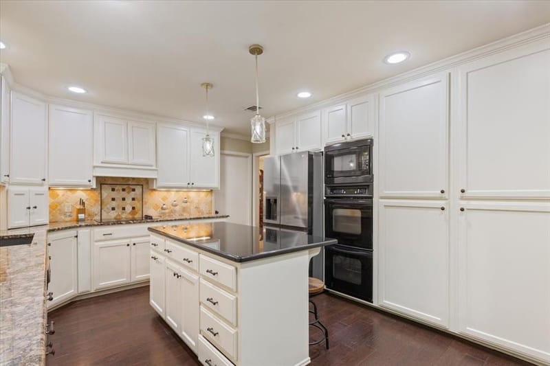 435 ELMWOOD Road, Woodway TX 76712 - Photo 23