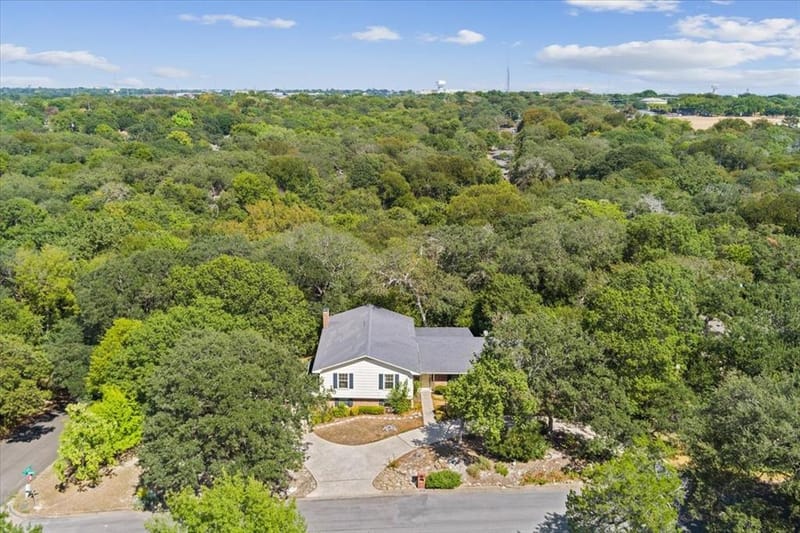 435 ELMWOOD Road, Woodway TX 76712 - Photo 2