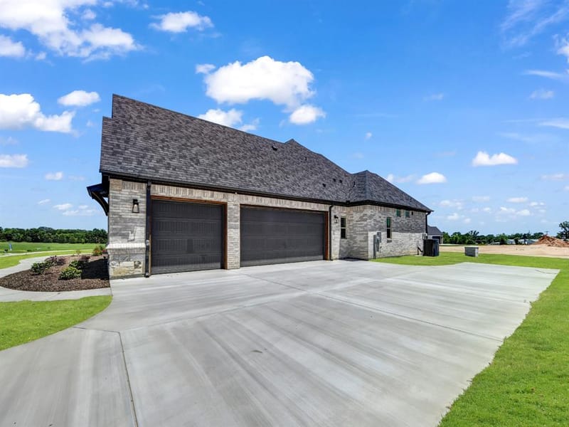 124 Desperado Way, Weatherford TX 76088 - Photo 9