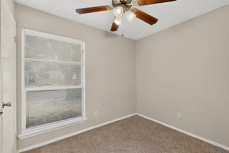 9839 Glengreen Drive, Dallas TX 75217 - Photo 27