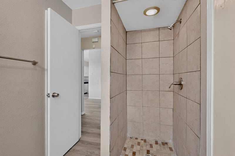 9839 Glengreen Drive, Dallas TX 75217 - Photo 26