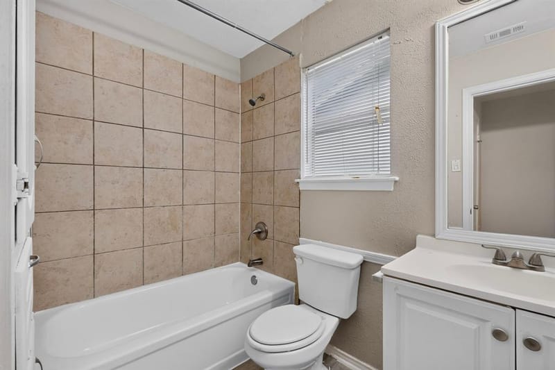 9839 Glengreen Drive, Dallas TX 75217 - Photo 18