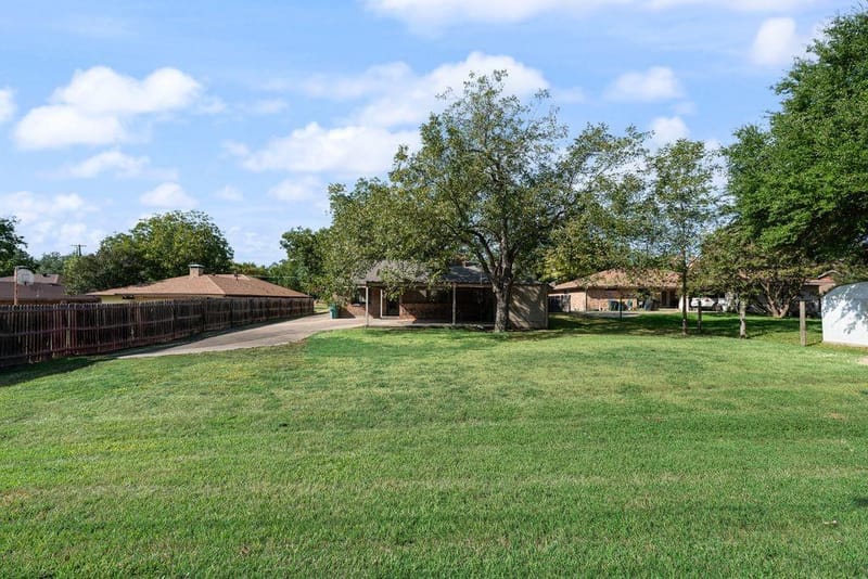 714 W Lamberth Road, Sherman TX 75092 - Photo 40