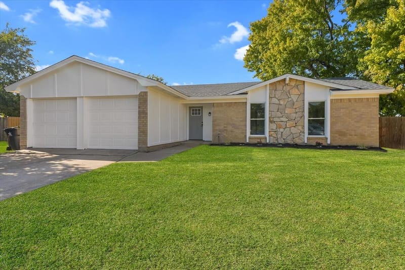 403 Plantation Drive, Arlington TX 76014 - Photo 2